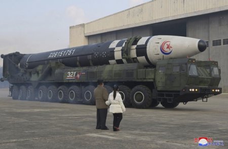 Coreea de Nord isi arata forta: Tara a prezentat cel mai mare numar record de rachete nucleare din istorie in cadrul unei parade desfasurate recent