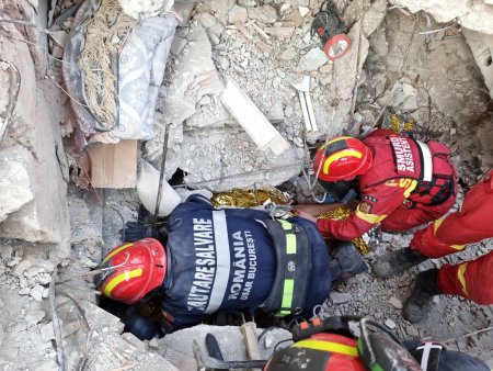 Mai exista speranta!. Salvatorii romani in Turcia au salvat un tanar de sub daramaturi, la 149 de ore de la cutremur