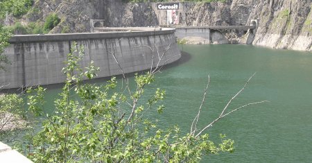 Baraje din Romania, construite pe falii tec<span style='background:#EDF514'>TONICE</span>: Â«E o zona seismica ce poate aduce cutremure de peste 6 gradeÂ»