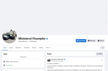 Poza cu doua <span style='background:#EDF514'>MASINI DE LUX</span> aparuta pe pagina oficiala de Facebook a Ministerului de Finante