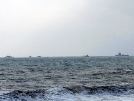 Oficialii militari avertizeaza: <span style='background:#EDF514'>MINELE</span> navale plantate de rusi  ar putea pluti in deriva de-a lungul coastei Marii Negre