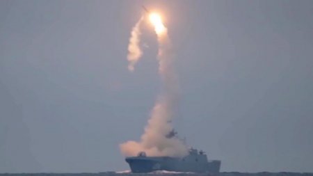 Rusia se pregateste sa lanseze o racheta hipersonica Zircon in timpul unor manevre cu China si Africa de Sud