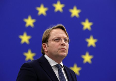 Oliver Varhelyi, comisarul european din partea Ungariei, confruntat cu solicitari de <span style='background:#EDF514'>DEMISIE</span> dupa ce i-a numit pe europarlamentari idioti