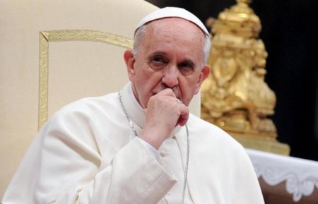 Papa Francisc: Pontifii sunt pe viata, demisiile nu trebuie sa devina o moda
