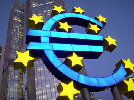 Cele mai recente date ale BCE pentru adoptarea monedei euro de catre statele membre UE arata ca atat Romania, cat si Polonia, Ungaria si Cehia nu indeplinesc criteriile principale
