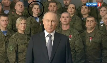 Un <span style='background:#EDF514'>LOCOTENENT</span> al armatei ruse care a fost prezent la discursul de Anul Nou a lui Vladimir Putin a murit pe frontul din Ucraina
