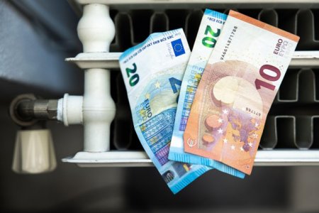 <span style='background:#EDF514'>PRETUL GAZULUI</span> european coboara sub 50 de euro pentru prima data in ultimele 17 luni