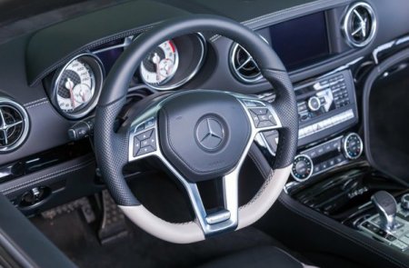 Un Mercedes-Benz nou ar putea deveni in curand un vis indepartat pentru multi: Producatorul german de lux a schimbat strategia si se focuseaza pe segmentul de top si clientii cei mai bogati. Pretul mediu pentru un Mercedes a ajuns 72.900 de euro, cu 43% mai scump fata de 2019