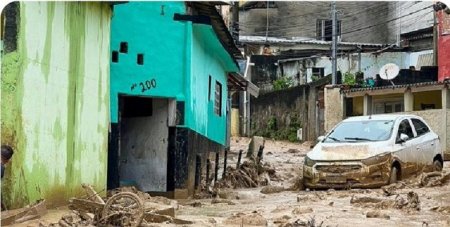 Zeci de persoane au decedat in urma furtunilor care au lovit coasta braziliana