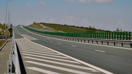 Restrictii de circulatie pe Autostrada Soarelui, sensul Bucuresti - Constanta. Avertizarea <span style='background:#EDF514'>INFOTRAFIC</span> pentru soferi