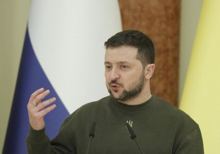 Volodimir Zelenski spune ca Ucraina va continua sa apere orasul Bahmut, dar nu cu orice pret