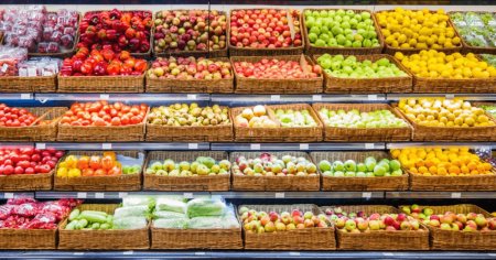 Fructe si legume rationalizate in supermarketurile din Marea Britanie. De ce nu se mai gasesc rosii