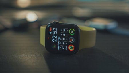 Apple breveteaza o curea Apple Watch care-si poate schimba automat culoarea
