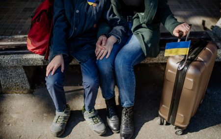 <span style='background:#EDF514'>PRIMIREA</span> refugiatilor ucraineni in Franta a costat aproape 500 milioane de euro intr-un an