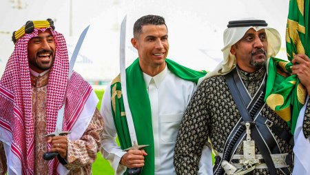 Cristiano Ronaldo a scos sabia. Explicatia imaginilor inedite cu starul portughez al echipei saudite Al Nassr