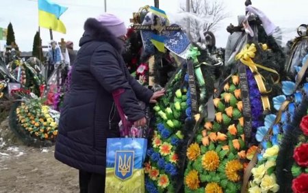 Manifestatii in sprijinul Ucrainei, organizate in mai multe orase din Europa. Moment de come<span style='background:#EDF514'>MORAR</span>e a victimelor razboiului