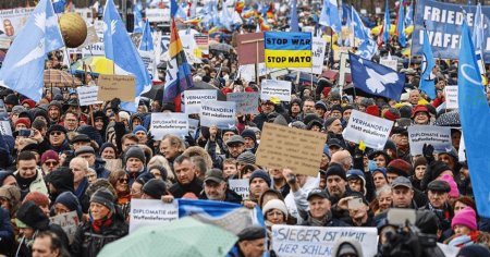 <span style='background:#EDF514'>MANIFESTATIE</span> la Berlin pentru negocieri de pace in Ucraina. Protest la Bruxelles impotriva invaziei ruse