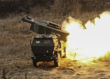Moldova se pregateste pentru aparare. Rachetele HIMARS,filmate in timp ce erau transportate la granita