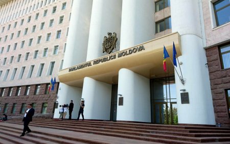 Sintagma ''limba moldoveneasca'' ar putea fi inlocuita cu ''limba romana'' in Constitutia Republicii Moldova