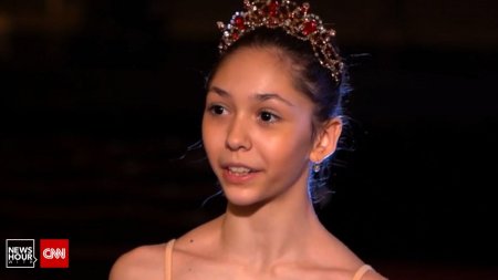O fetita romanca de numai 11 ani este vazuta ca o minune a baletului. Rebeca a primit burse la Paris, <span style='background:#EDF514'>CANNES</span>, Monaco si Amsterdam