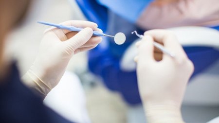 Elevii si studentii din Bucuresti beneficiaza de tratamente stomatologice gratuite. Lista cabinetelor care ofera aceste servicii