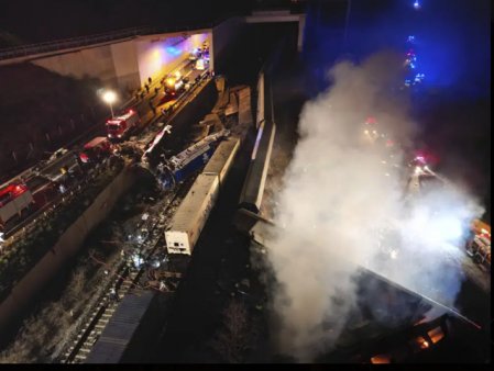 Tragedie in Grecia. Cel putin 26 de persoane au murit si zeci sunt ranite dupa ce doua trenuri s-au ciocnit