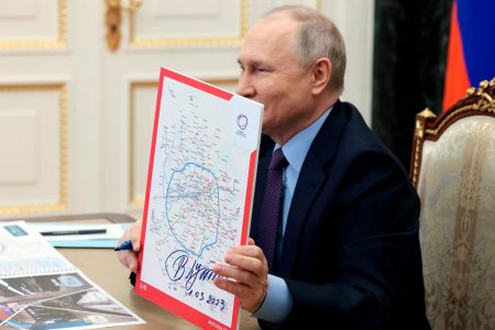 Vladimir Putin a inaugurat din birou Marea Linie <span style='background:#EDF514'>CIRCULAR</span>a a metroului din Moscova, un proiect urias si important