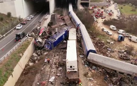 Dezastrul feroviar din Grecia: Patru dintre vagoane au ars complet. Pasagerii sunt identificati prin teste ADN