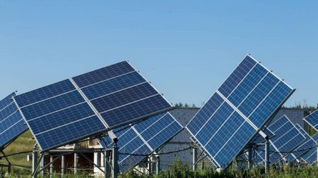 Noi reguli pentru programul Casa Verde Fotovoltaice 2023. Romanii <span style='background:#EDF514'>INSCRISI</span> au fost anuntati ca urmeaza intarzieri