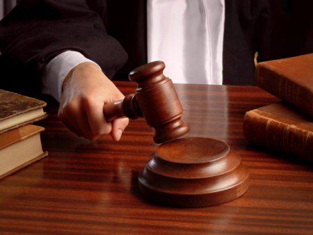 Grefierii cu studii juridice vor putea dobandi calitatea de avocat definitiv
