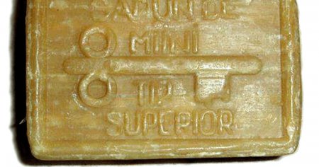 Istoria sapunului Cheia: de la marfa bur<span style='background:#EDF514'>GHEZA</span> la produsul urat mirositor din comunism