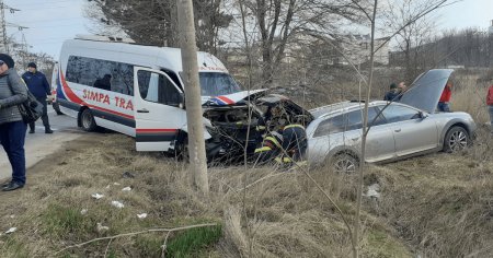 Microbuz cu zece pasageri, implicat intr-un accident rutier in Eforie Nord. Trei victime au ajuns la spital
