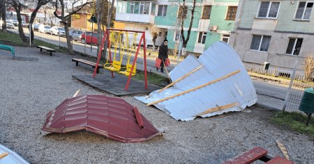Politia Locala a amendat asocatiile la care acoperisurile blocurilor au fost smulse de furtuni