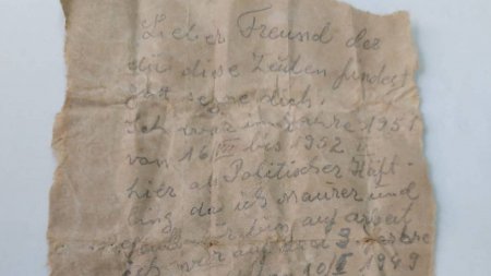 Mesajul in germana al unui detinut politic, din 1952, descoperit in zidurile Cazinoului din Constanta. Ce scrie pe bilet