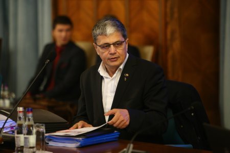 Romania poate pierde sute de milioane de euro din PNRR din cauza pensiilor speciale, avertizeaza ministrul Bolos