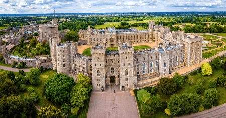 Ca<span style='background:#EDF514'>STELU</span>l Windsor, renovat de Regele Charles. Cum isi pune amprenta pe cel mai vechi si mai mare castel locuit din lume