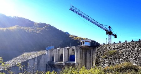Marile <span style='background:#EDF514'>BARAJE</span> hidrotehnice esuate in Hunedoara. Romanii au lucrat 35 de ani la Acumularea Mihaileni VIDEO