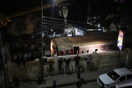 Accident feroviar in Egipt. Doua persoane au murit si 16 au fost ranite, dupa ce un tren a deraiat la nord de <span style='background:#EDF514'>CAIRO</span>