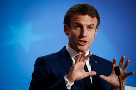 Emmanuel Macron vrea sa introduca in Constitutia Frantei dreptul la intreruperile de sarcina