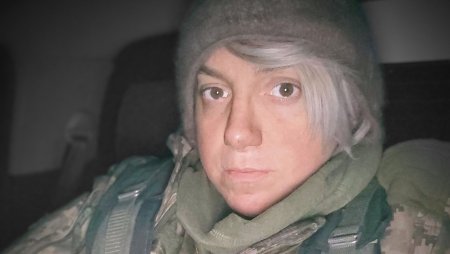 Sarah, femeia transgender care a sosit la Harkov ca jurnalista, apoi s-a alaturat armatei ucrainene: Nu sunt eroina, merita sa lupti pentru libertate