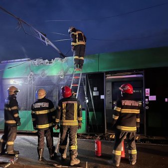 Un tramvai a luat foc in statia de la Gara Aradul Nou. Singurul calator s-a autoevacuat