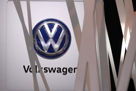 VW nu a trebuit sa astepte prea mult: UE propune o schema de subventii <span style='background:#EDF514'>VERZI</span> pentru a contracara competitia din partea SUA