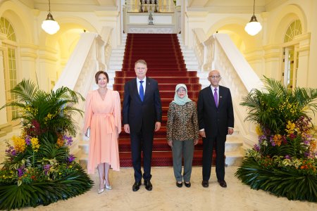 Klaus Iohannis, vizita oficiala in Singapore. Șeful statului s-a intalnit cu omologul Halimah Yacob la Palatul Prezidential I<span style='background:#EDF514'>STANA</span>