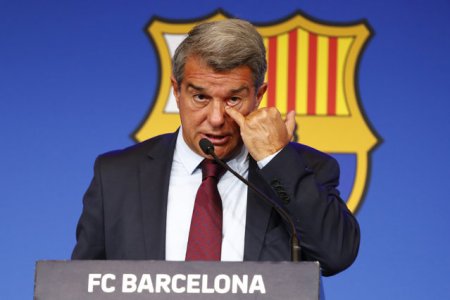 Clubul Barcelona, acuzat de coruptie pentru plati catre un fost oficial al <span style='background:#EDF514'>ARBITRI</span>lor