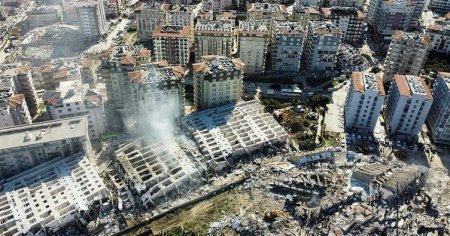 Se evacueaza spitale importante pentru ca nu sunt rezistente la cutremur