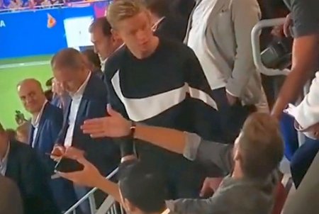 Momentul tensionat dintre Pique si De Jong, devenit viral » Gestul facut in fata <span style='background:#EDF514'>IUBITE</span>i olandezului