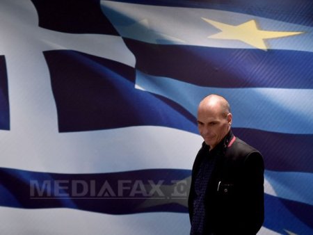 Fostul ministru grec de Finante Yanis Varoufakis, atacat de un grup de barbati necunoscuti