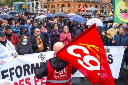 O noua zi de proteste in Franta impotriva reformei pensiilor. Aproape 1 milion de persoane  sunt asteptate in strada