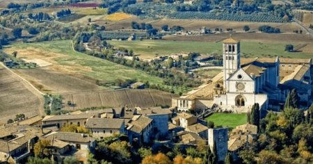 Zeci de cladiri din Umbria au devenit nelocuibile dupa cutremurul produs in Italia
