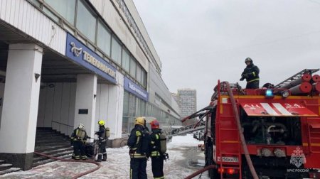 Incendiu la Moscova in cladirea in care functioneaza postul TV Spas. Angajatii au fost <span style='background:#EDF514'>EVACUAT</span>i